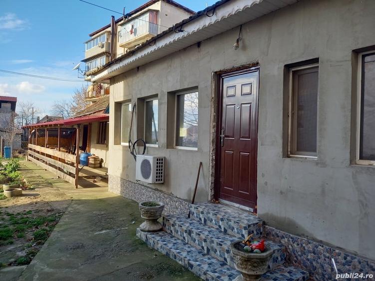 Casă cu 3 camere cu Teren 1000 Mp în Vânju Mare