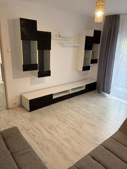 Apartament cu 2 camere decomandat în Buziașului