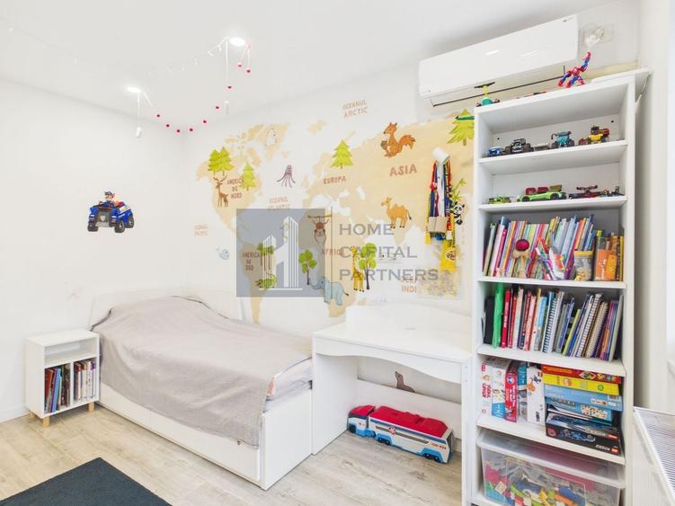 Apartament cu 4 camere decomandat în Apusului