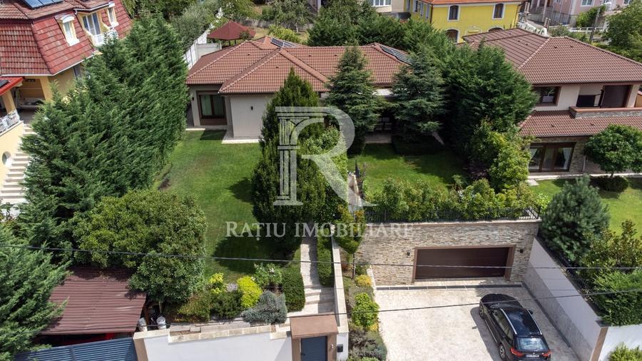Casă individuală cu 4 camere cu Canalizare în Spitalul Județean
