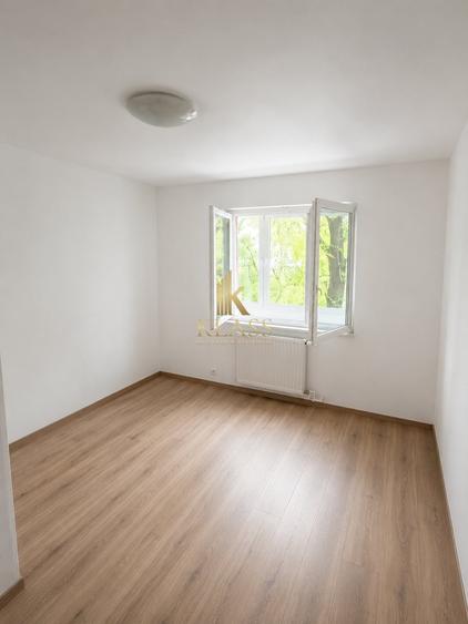 Apartament cu 3 camere semidecomandat în Militari