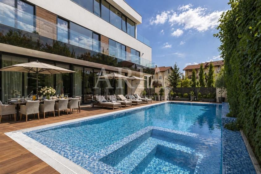 Casă individuală cu 8 camere cu Piscina în Băneasa