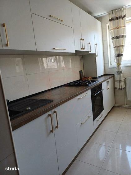 Apartament cu 2 camere decomandat, mobilat în Micro 20