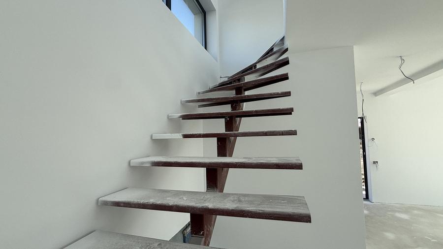 Casă individuală cu 4 camere cu Teren 570 Mp în Săftica