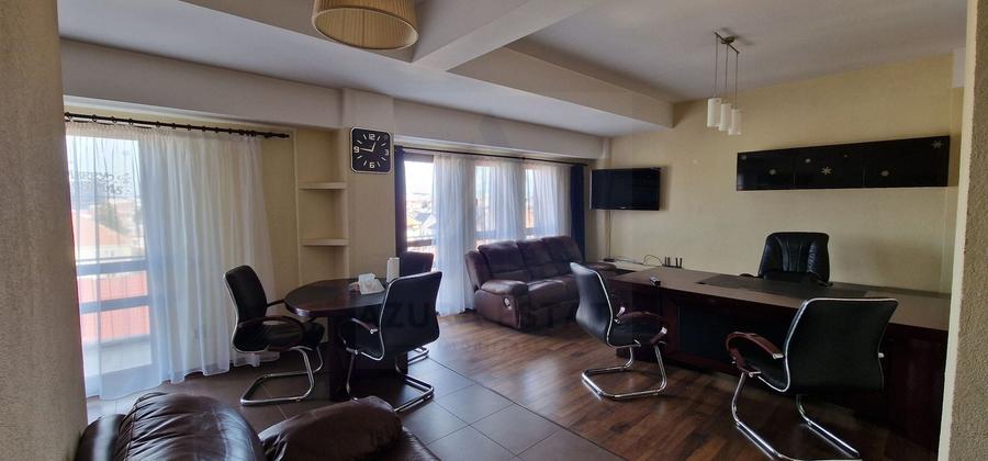 Apartament cu 3 camere decomandat, mobilat în Calea Dumbrăvii