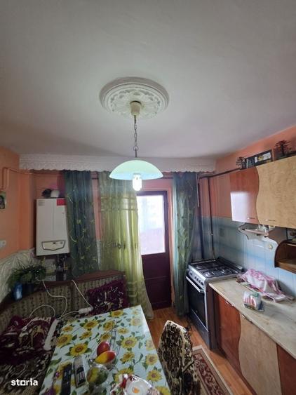 Apartament cu 3 camere decomandat în Mioriței