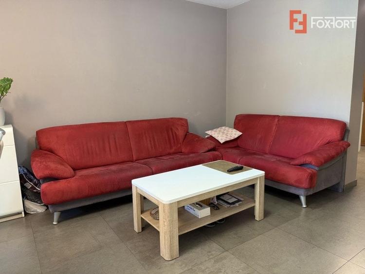 Casă individuală cu 8 camere cu Canalizare în Mehala