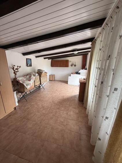 Casă cu 4 camere în Traian
