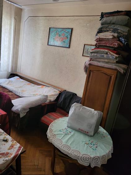 Apartament cu 3 camere decomandat în Petros