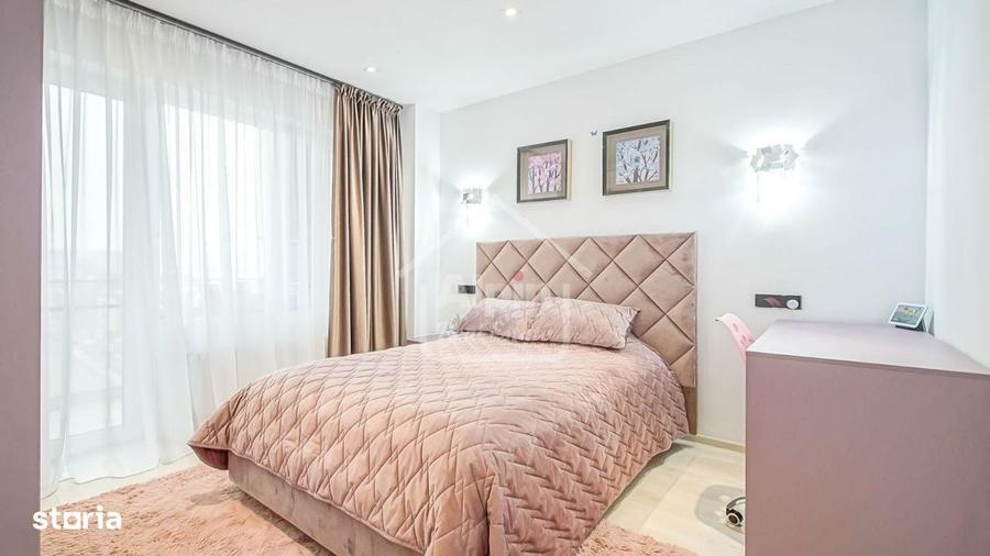Apartament cu 4 camere decomandat în Tractorul