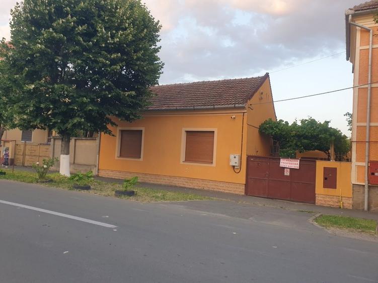 Casă cu 4 camere în Pârneava