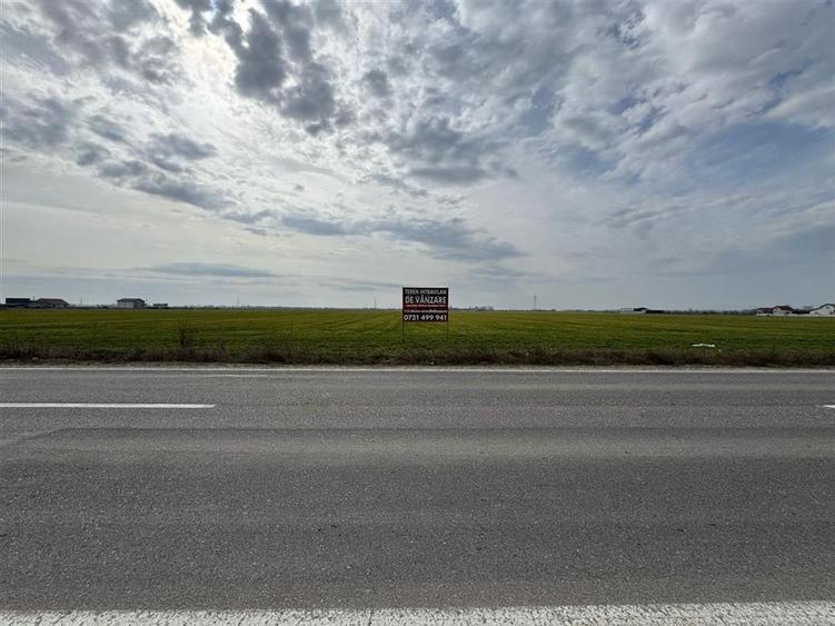 Teren Construcții intravilan de 5233 mp, în Est