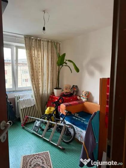 Apartament cu 3 camere decomandat în Brâncoveanu