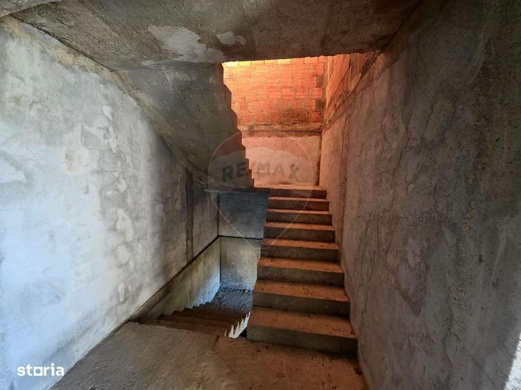 Casă cu 4 camere în Viișoara