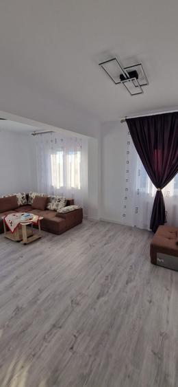 Apartament cu 2 camere decomandat în Craiovei