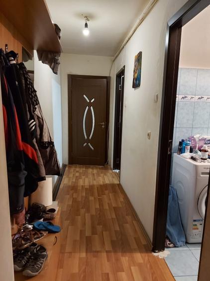 Apartament cu 3 camere semidecomandat în Nord