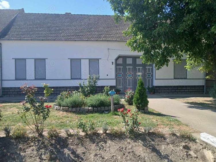 Casă cu 5 camere cu Teren 2019 Mp în Bulgăruș