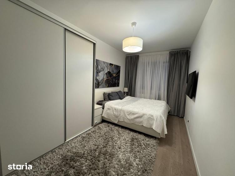 Apartament cu 3 camere semidecomandat în Sisești
