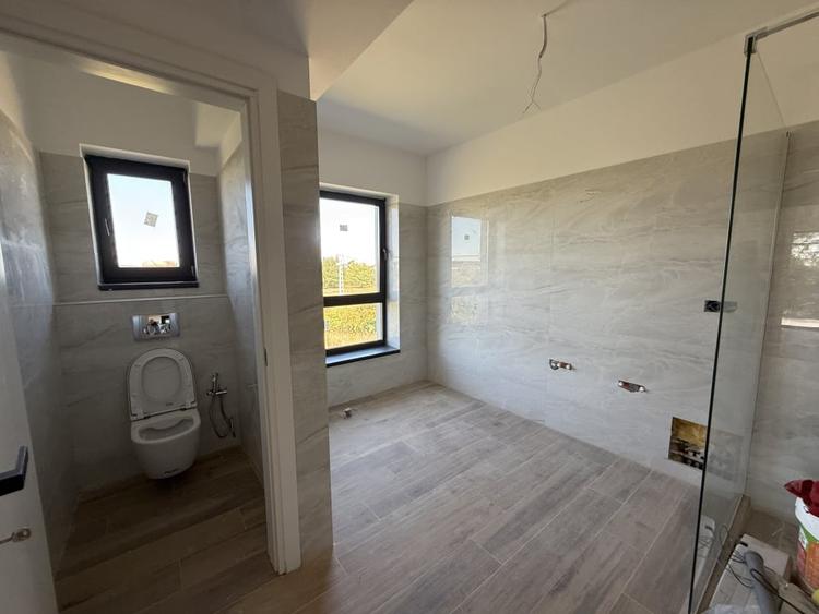 Casă individuală cu 7 camere cu Canalizare în Corbeanca