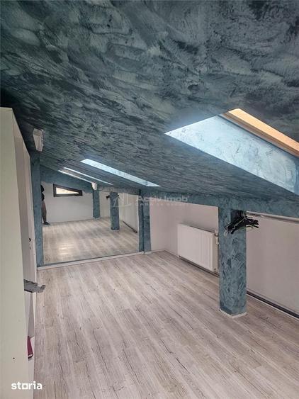 Casă cu 5 camere cu Teren 400 Mp în Răzvad