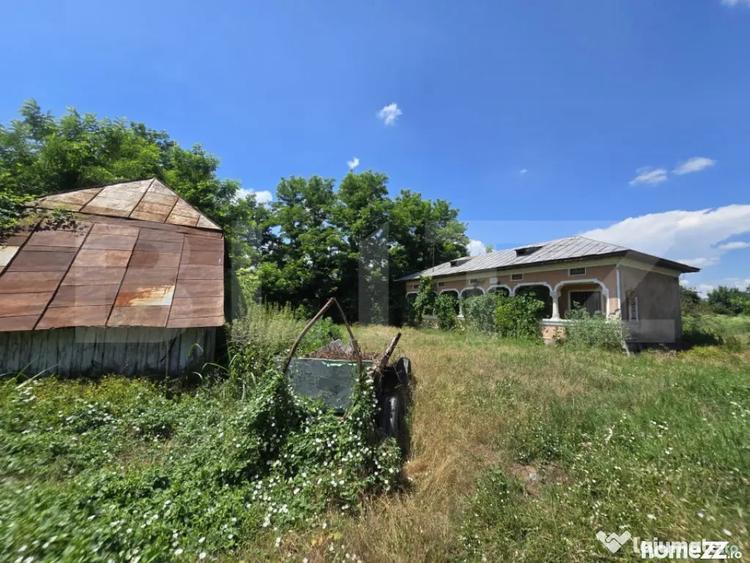 Casă cu 3 camere cu Teren 1954 Mp în Tomșani