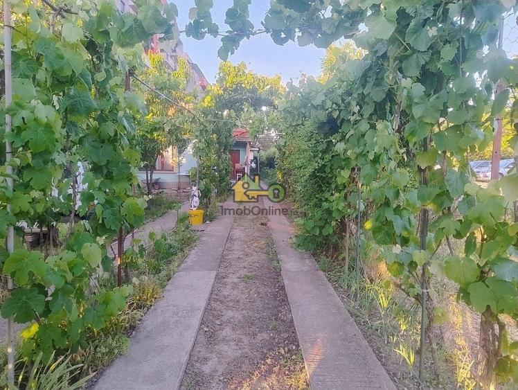 Casă individuală cu 2 camere cu Canalizare în Girocului