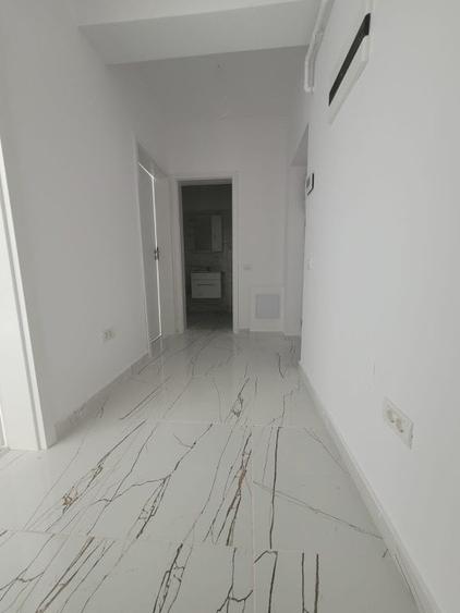 Apartament cu 2 camere decomandat în Apărătorii Patriei