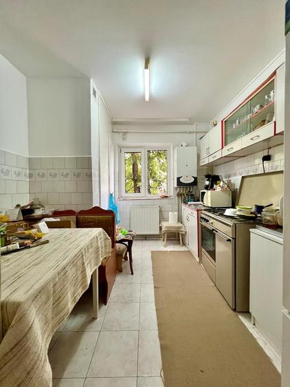 Apartament cu 4 camere decomandat, mobilat în Soarelui