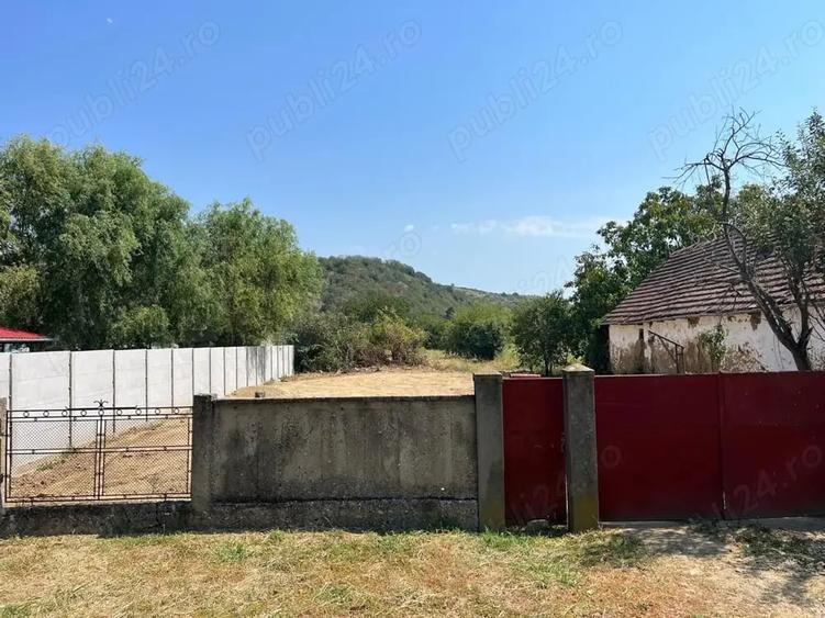 Teren de 1435 mp, în Păuliș