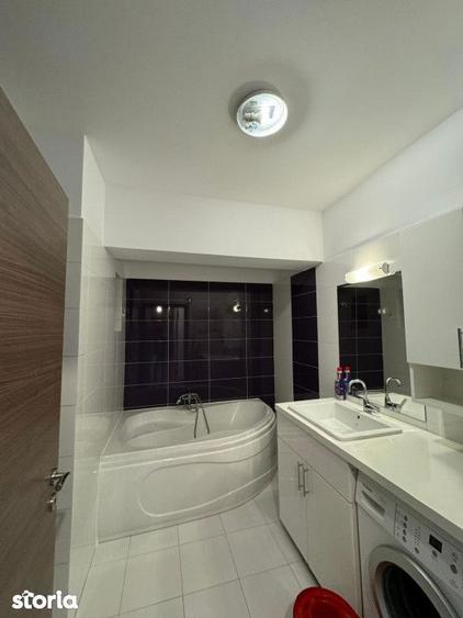 Apartament cu 3 camere decomandat, mobilat în Pajura