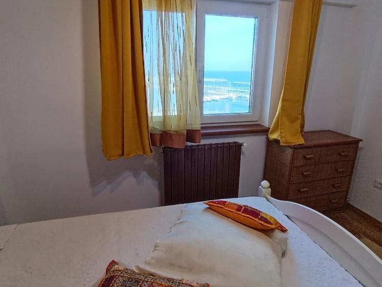 Apartament cu 3 camere, mobilat în Peninsula