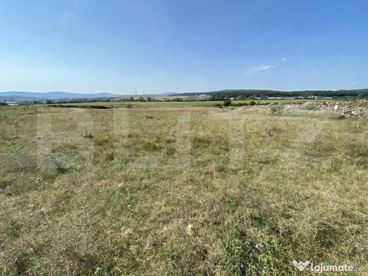 Teren de 3800 mp, în Aghireș