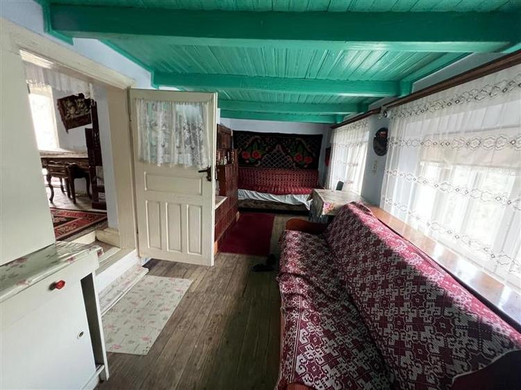 Casă cu 3 camere cu Teren 2600 Mp în Gorban