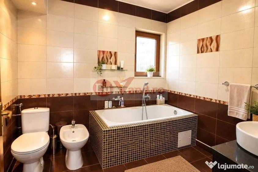 Casă cu 5 camere cu Teren 436 Mp în Micro 17