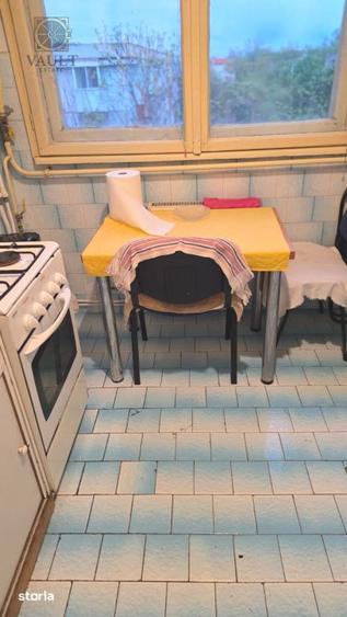 Apartament cu 3 camere decomandat, mobilat în Mazepa 1