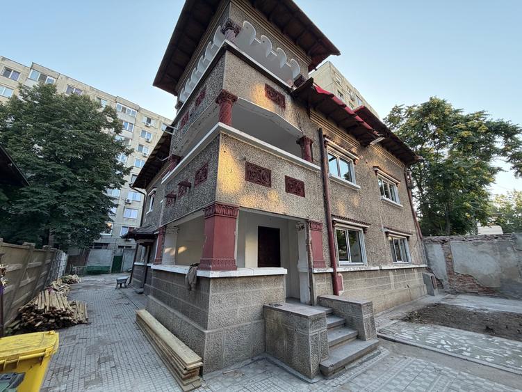 Casă cu 15 camere cu Canalizare în Rahova