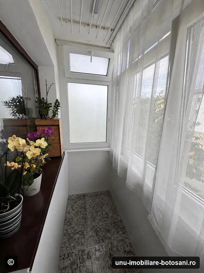 Apartament cu 4 camere decomandat în Central