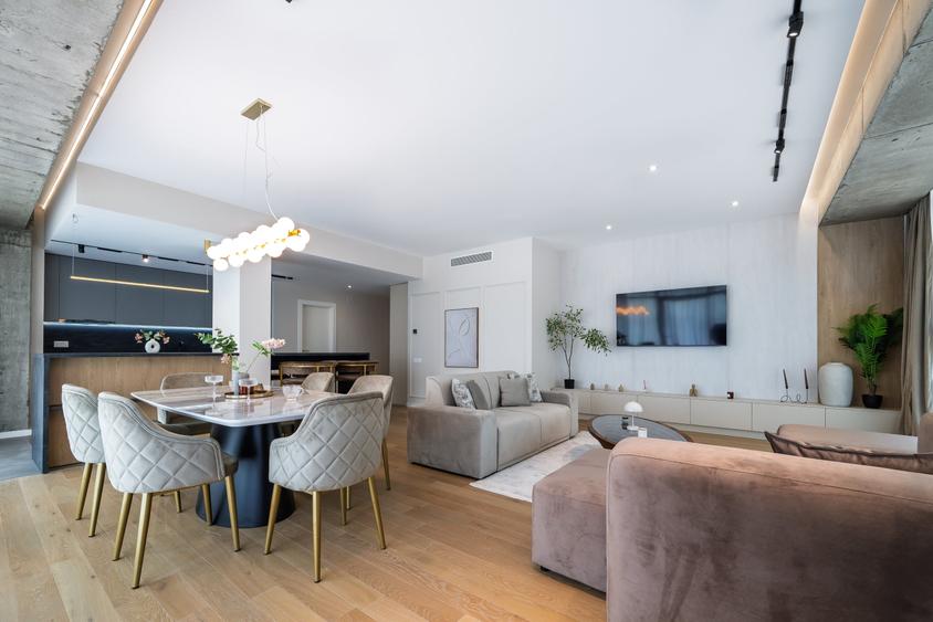 Apartament cu 4 camere decomandat în Floreasca
