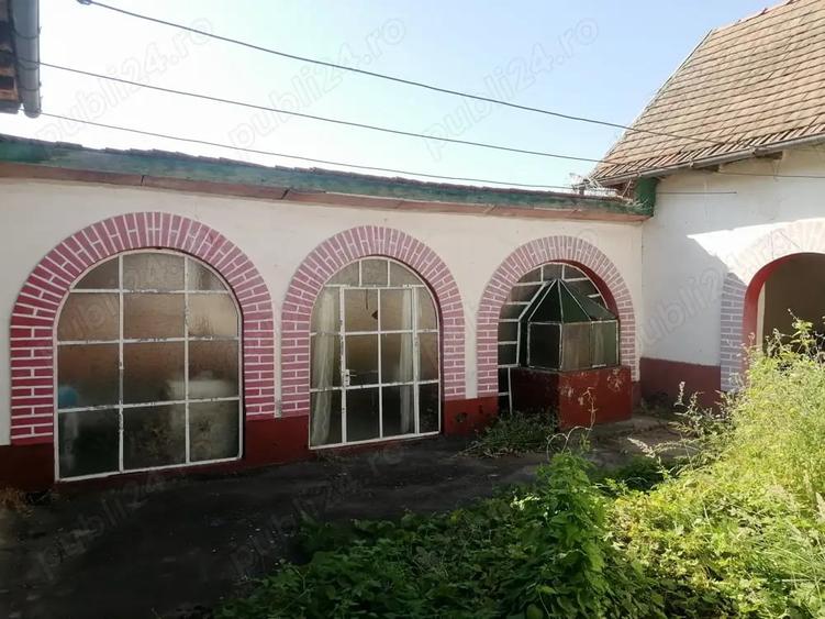 Casă cu 4 camere în Central