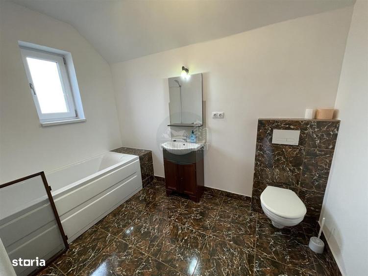 Casă cu 3 camere decomandat cu Canalizare în Ștrand