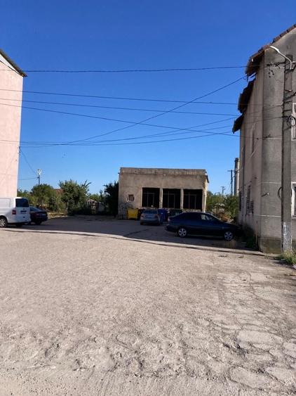 Spațiu comercial, de 912 mp, în Teiu