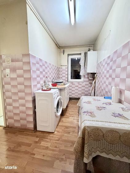 Apartament cu 3 camere decomandat în Dâmbu Pietros
