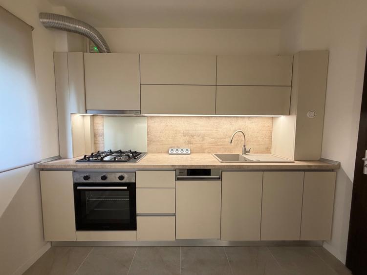 Apartament cu 2 camere semidecomandat în Lizeanu