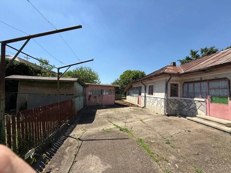 Casă cu Teren 1097 Mp în Pietroșani