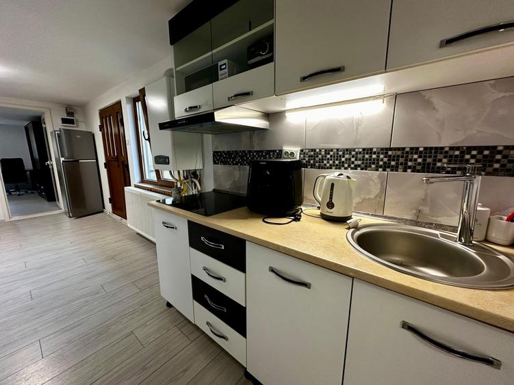 Apartament cu 3 camere, mobilat în Mărăști