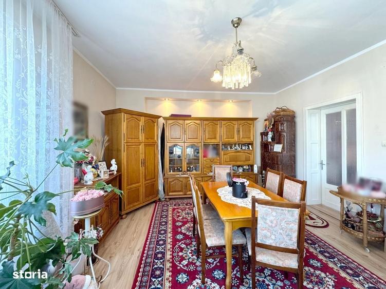 Casă cu 4 camere în Central