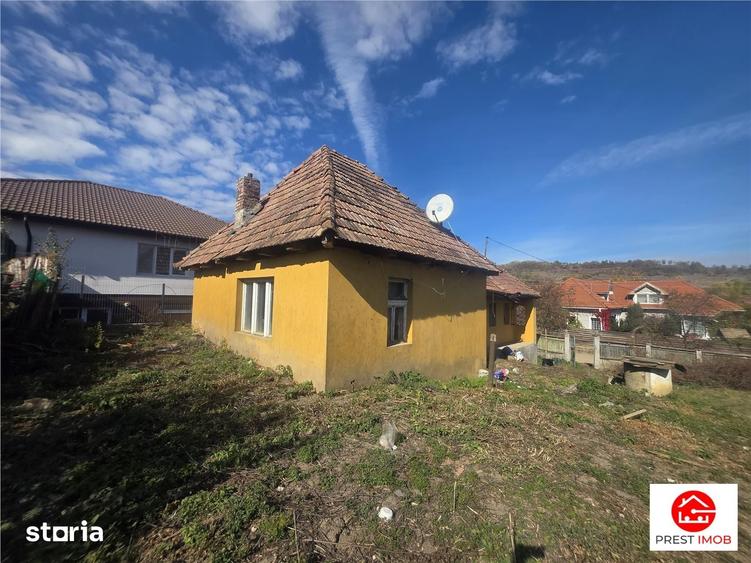 Casă cu 2 camere cu Teren 400 Mp în Ceuaș