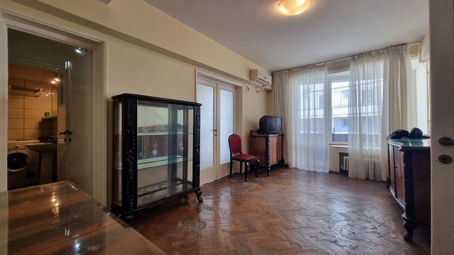 Apartament cu 2 camere semidecomandat în Cișmigiu