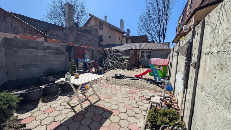 Casă individuală cu 3 camere cu Canalizare în Ultracentral
