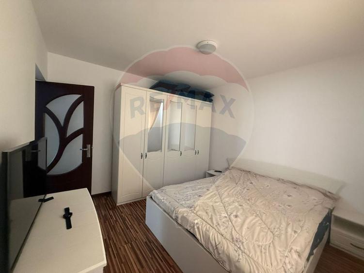 Casă individuală cu 5 camere cu Teren 336 Mp în Șimnicu de Sus